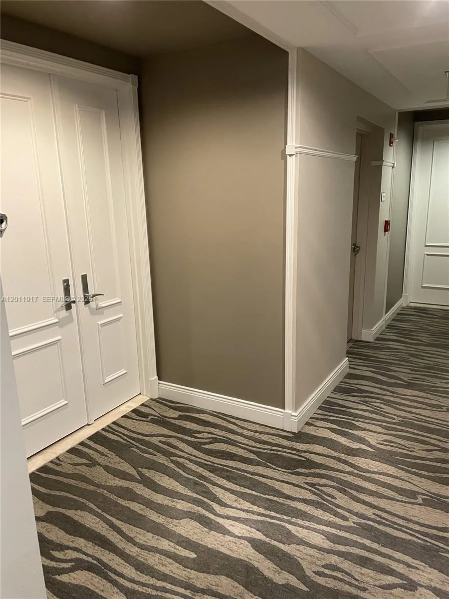848 Brickell Key Dr # 1402, Miami FL 33131