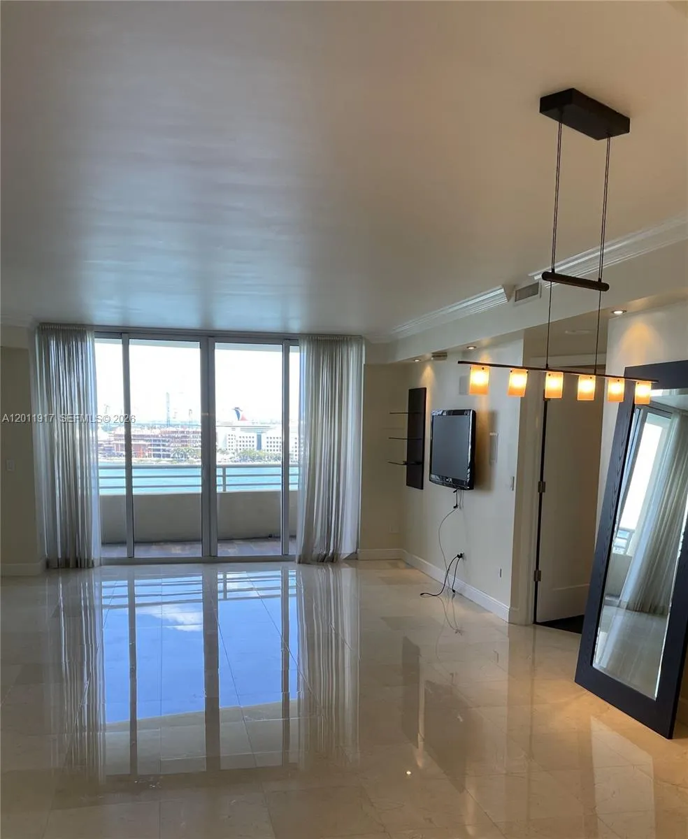 848 Brickell Key Dr # 1402, Miami FL 33131