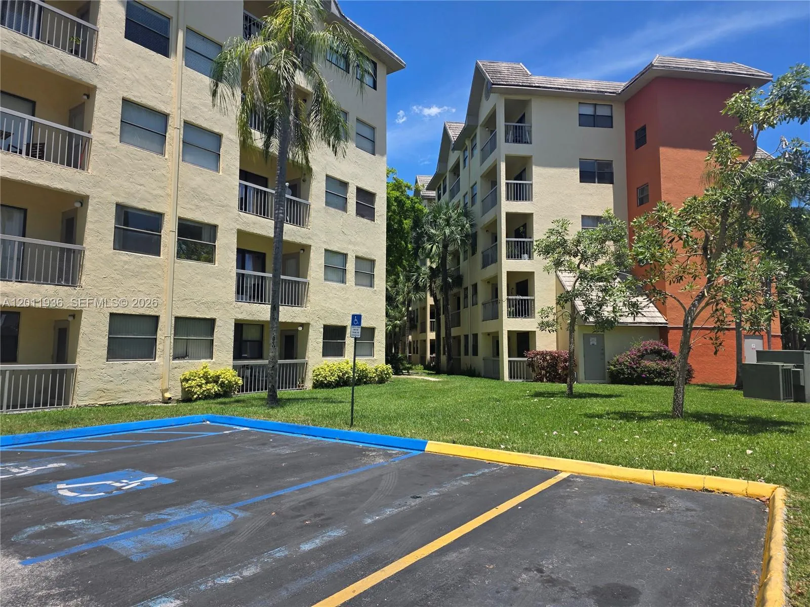 8180 Geneva Ct # 322, Doral FL 33166