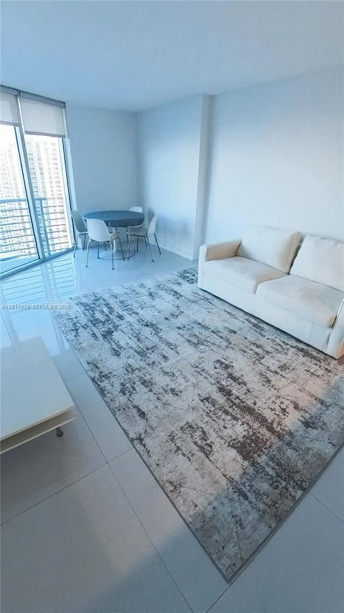 325 S Biscayne Blvd # 3517, Miami FL 33131