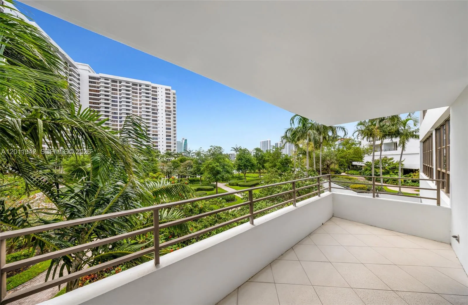 600 Three Islands Blvd # 212, Hallandale Beach FL 33009