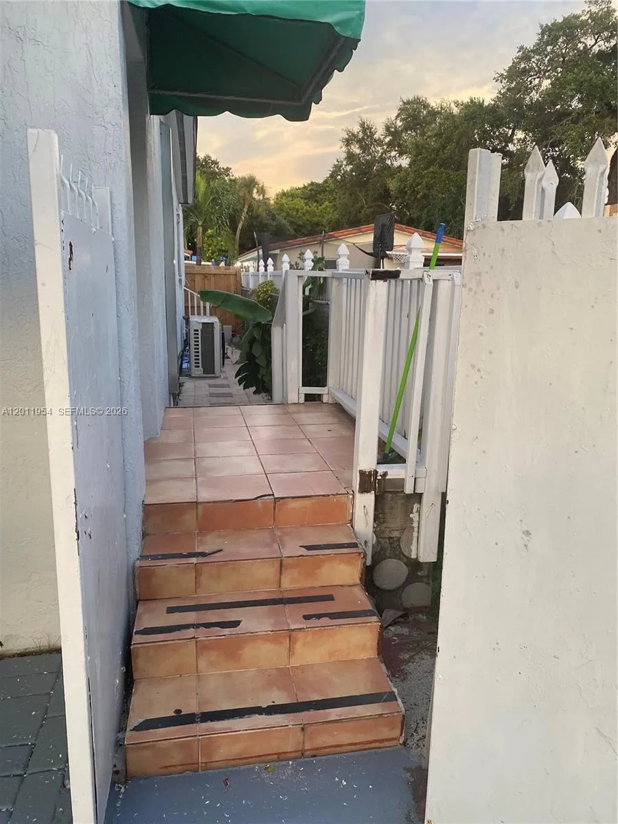 1631 NW 29th Ave # 3, Miami FL 33125