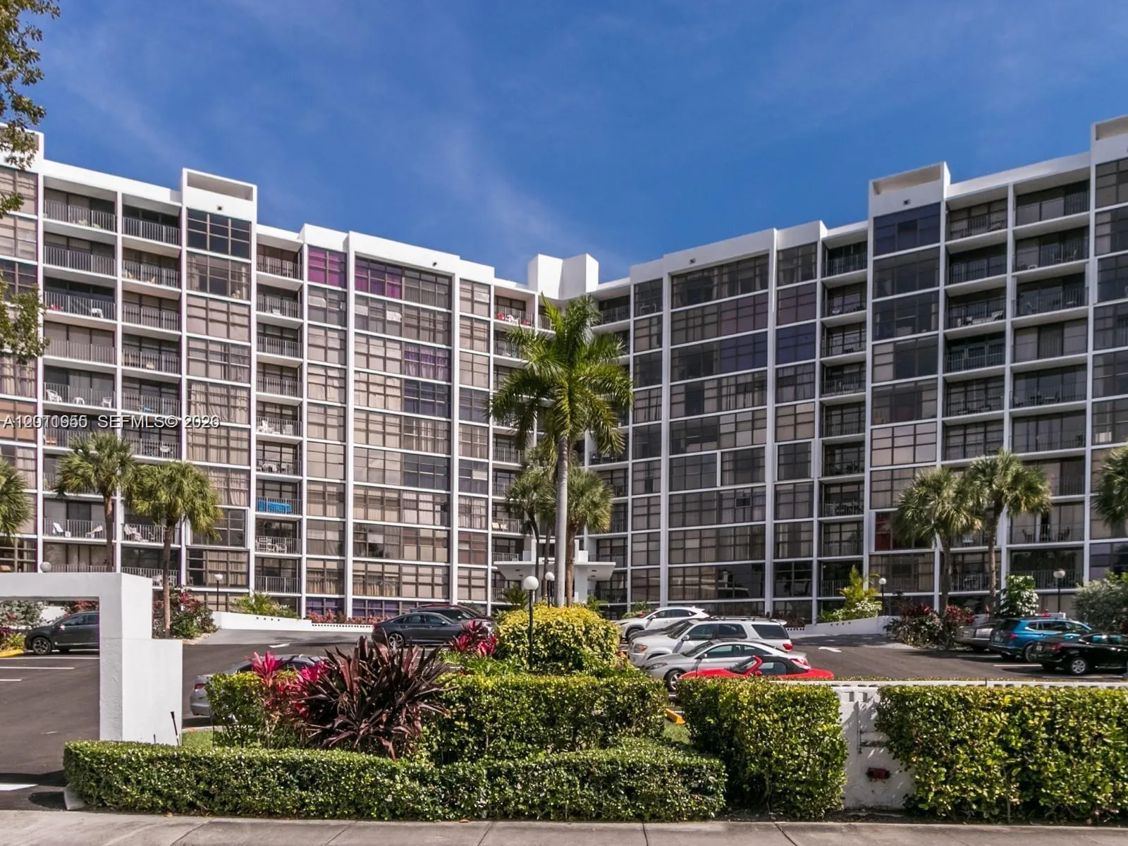 400 Leslie Dr # 831, Hallandale Beach FL 33009