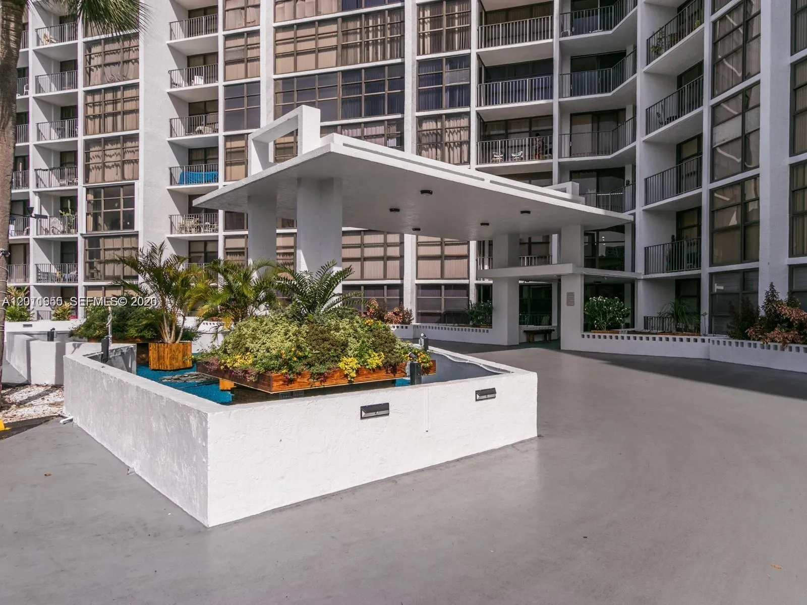 400 Leslie Dr # 831, Hallandale Beach FL 33009