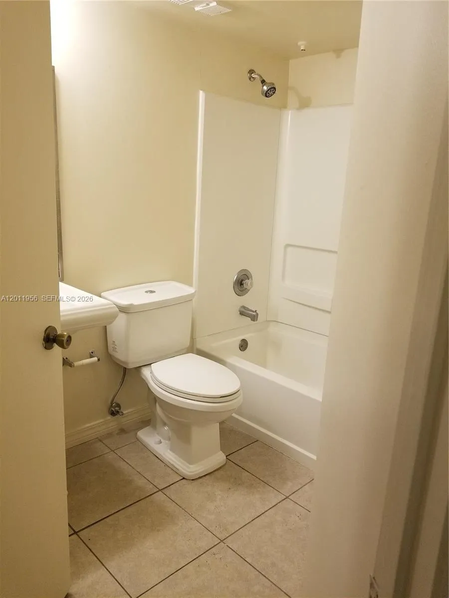 15241 SW 80th St # 201, Miami FL 33193