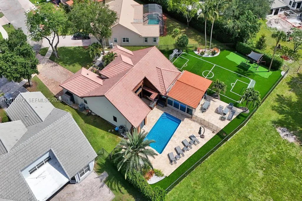 3222 Beechberry Cir, Davie FL 33328
