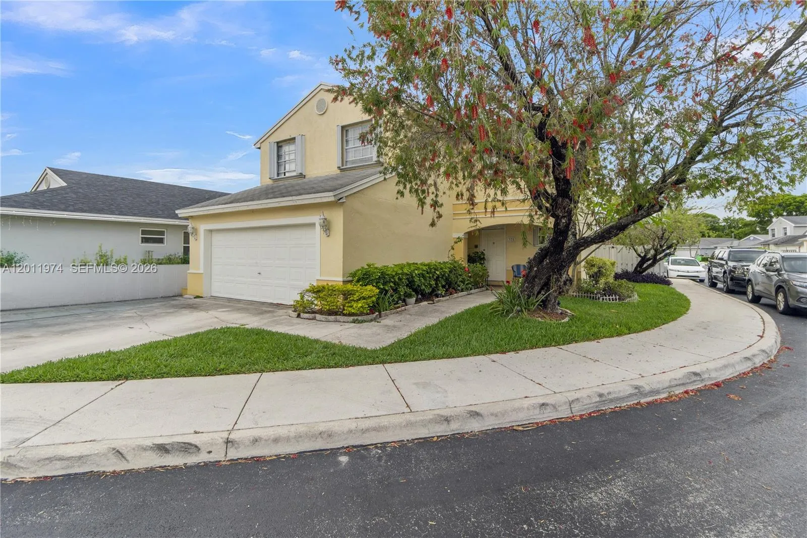 375 W Riverbend Dr, Sunrise FL 33326