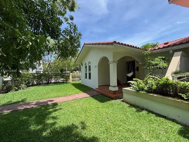 400 Majorca Ave # 400, Coral Gables FL 33134