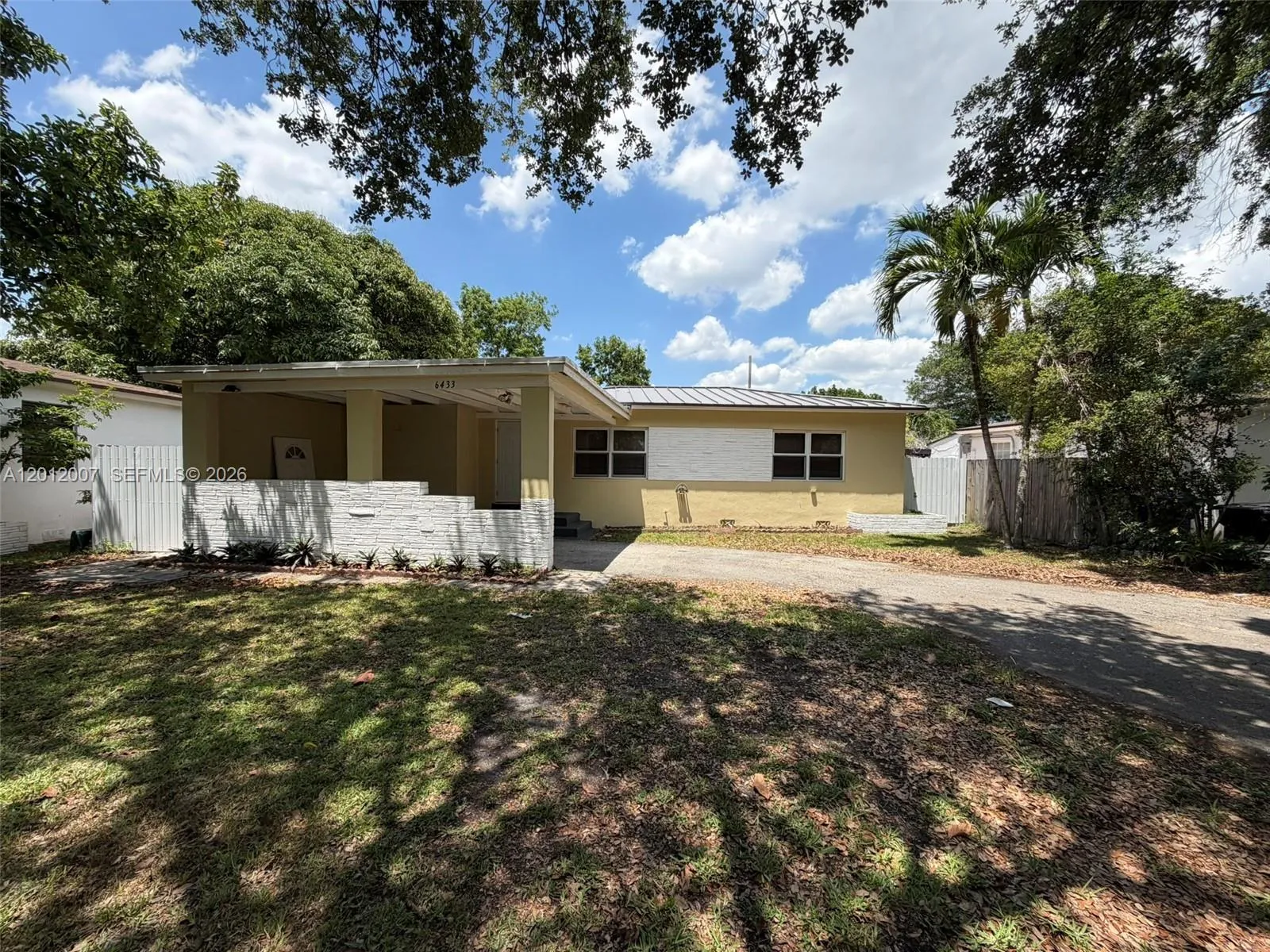 6433 Wiley St, Hollywood FL 33023