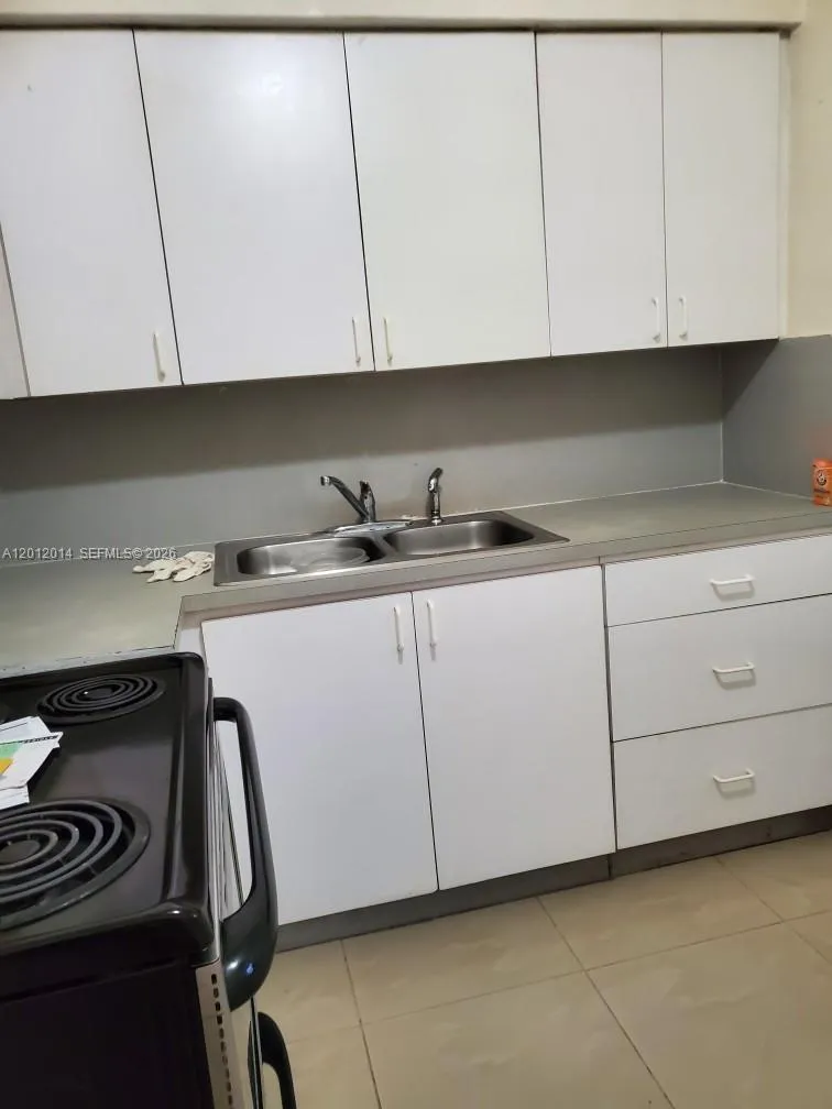 2385 NE 185th St # 1, Miami FL 33180