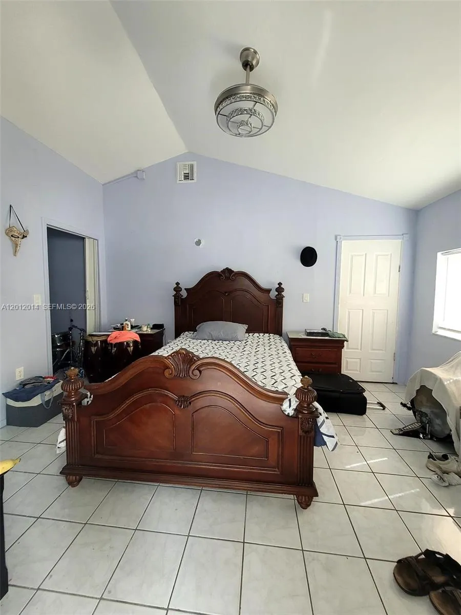 2385 NE 185th St # 1, Miami FL 33180