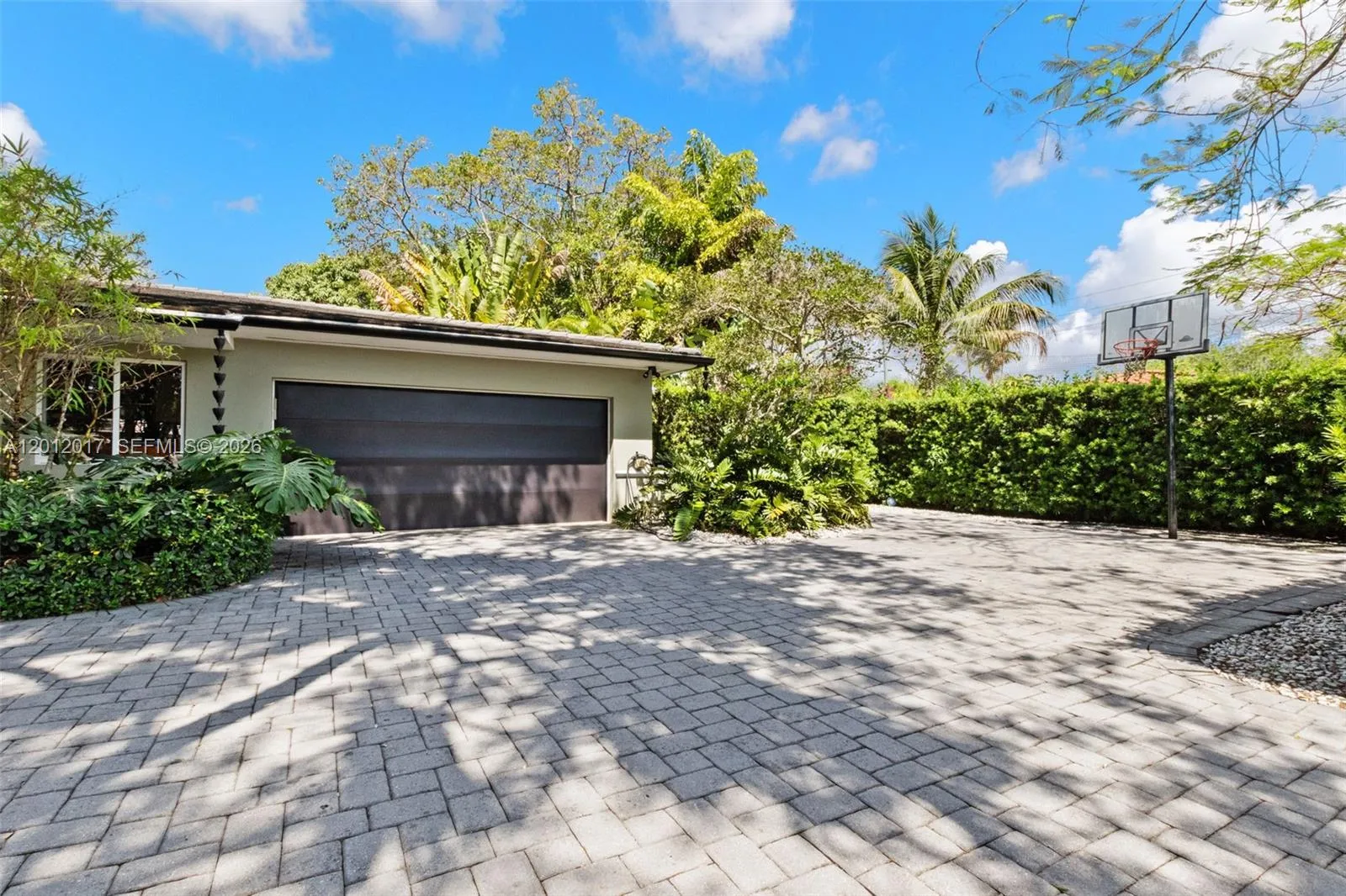 11220 SW 74th Ave, Pinecrest FL 33156
