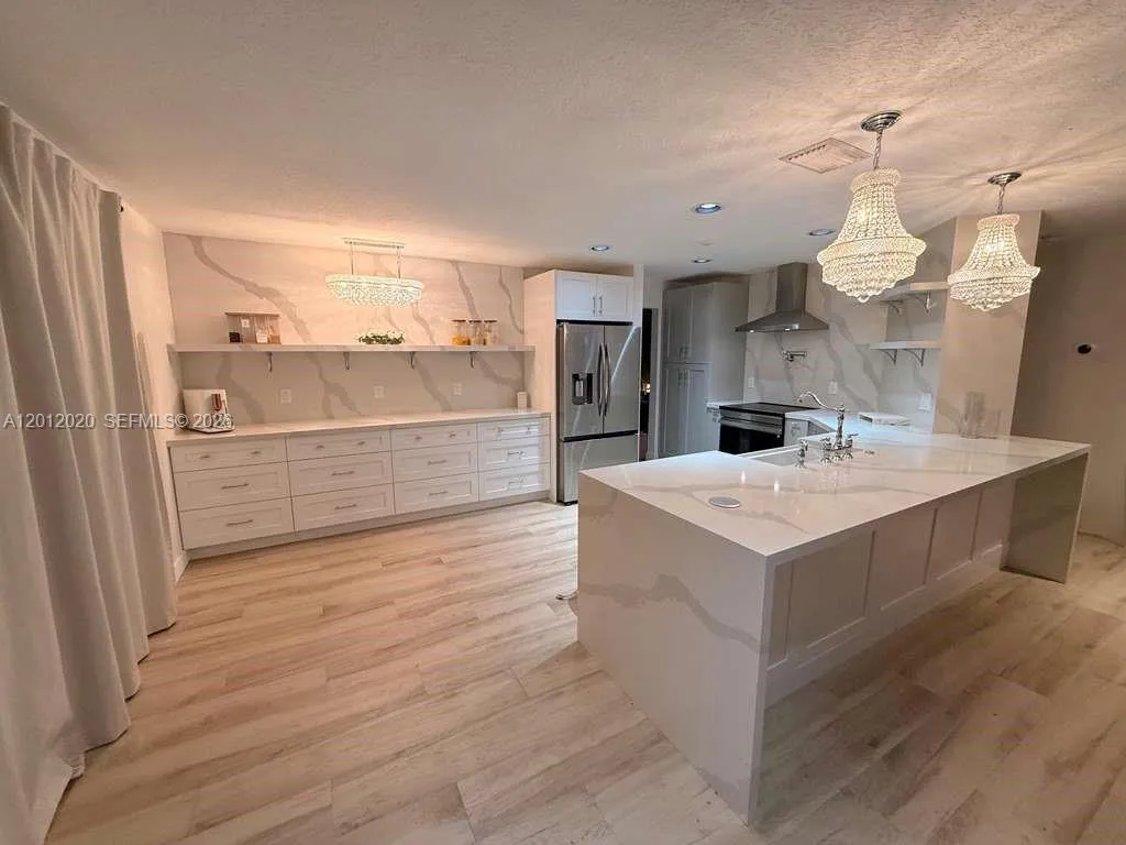 303 Bridgeton Rd, Weston FL 33326