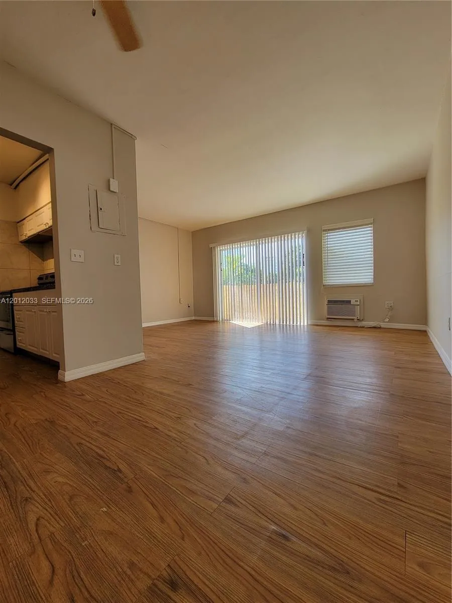 835 Lenox Ave # 201, Miami Beach FL 33139