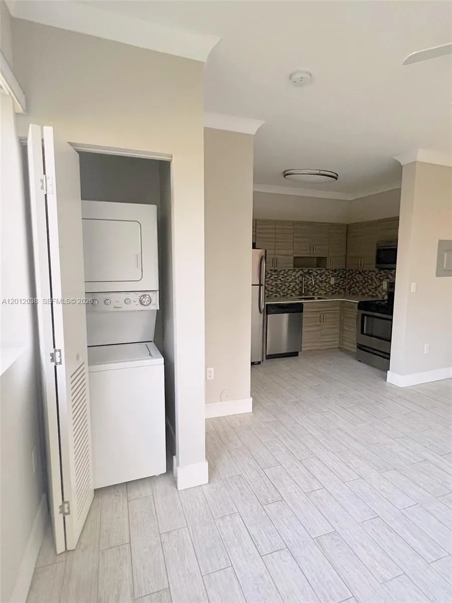 115 Menores Ave # 3, Coral Gables FL 33134
