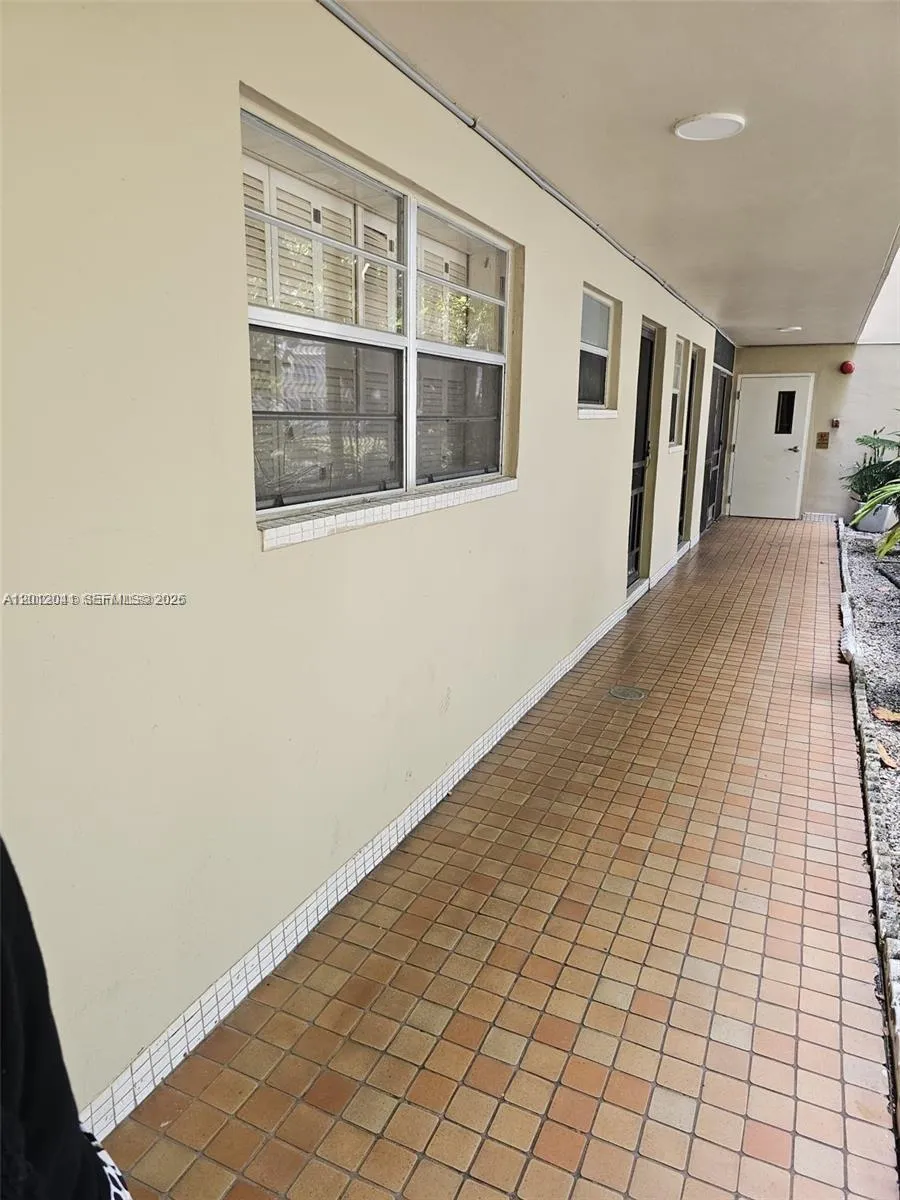 1670 NE 191st St # 3, Miami FL 33179