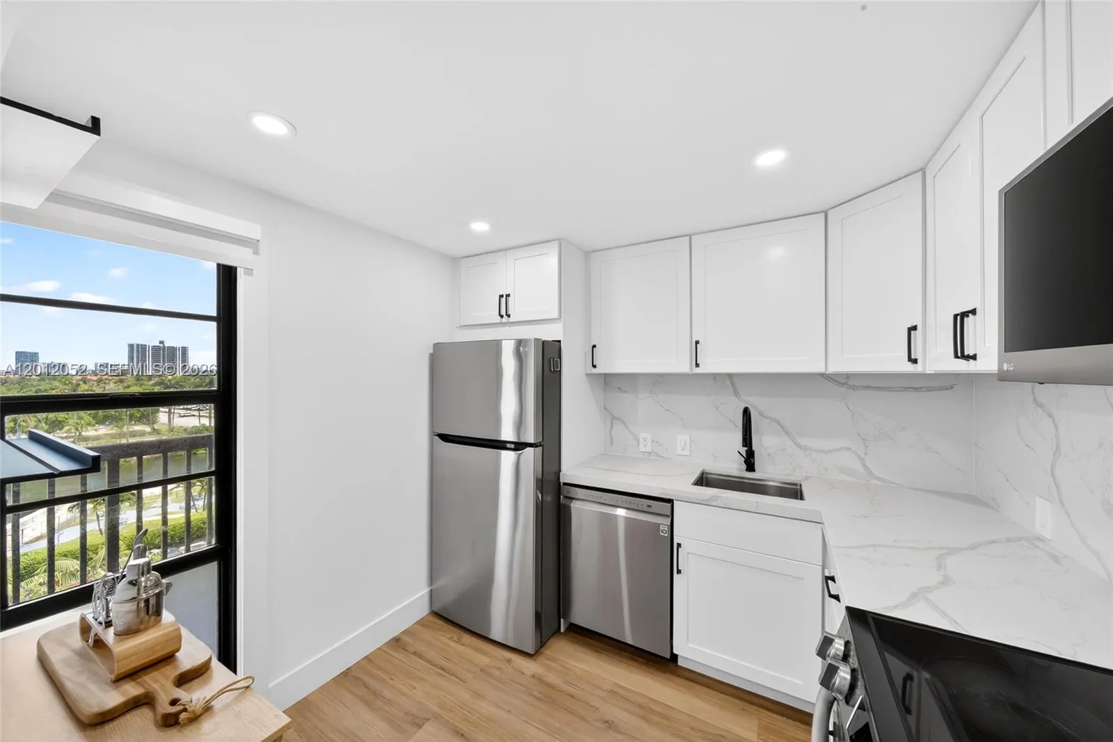 3401 N Country Club Dr # 716, Aventura FL 33180