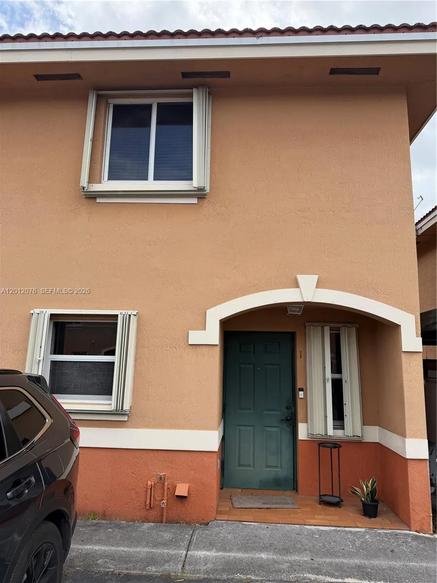 7945 NW 8th St # 1C, Miami FL 33126