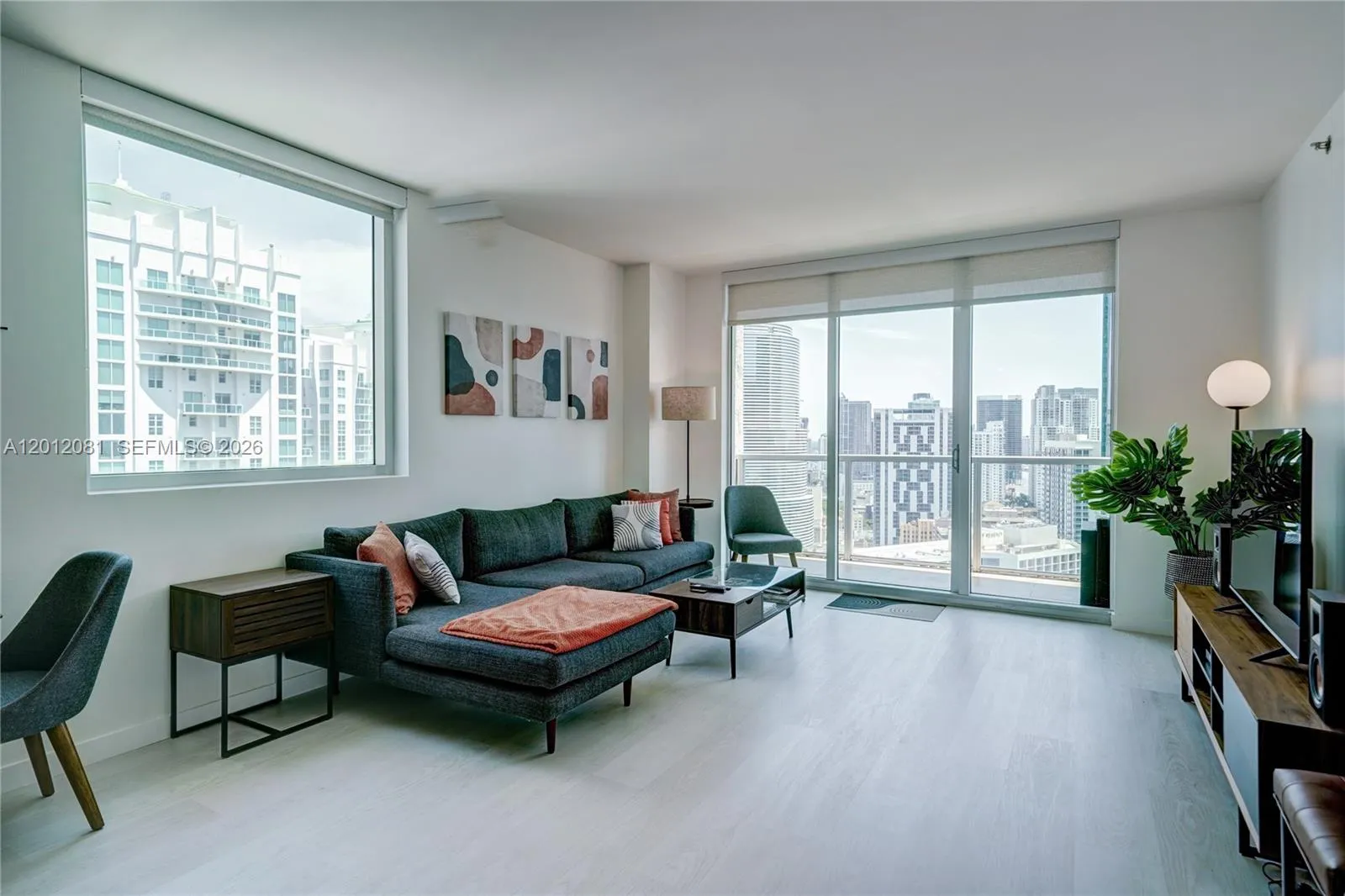 500 Brickell Ave # 3807, Miami FL 33131