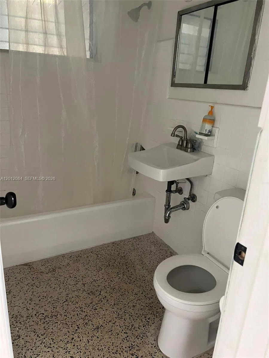 472 NW 51st Ave, Miami FL 33126