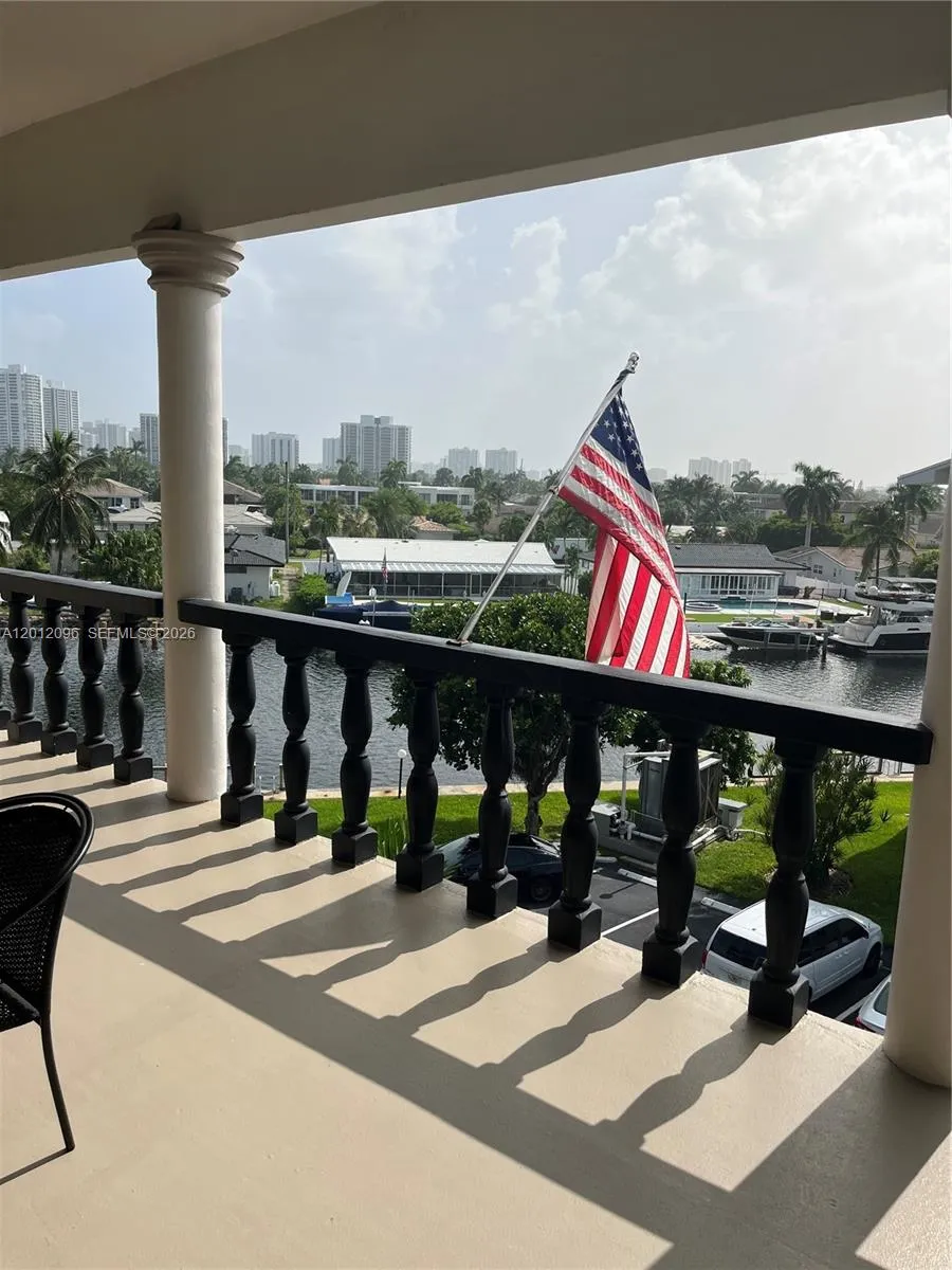 440 Paradise Isle Blvd # 406, Hallandale Beach FL 33009