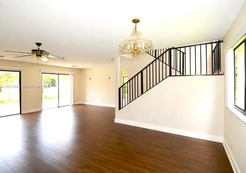 587 NW 38th Ave, Deerfield Beach FL 33442