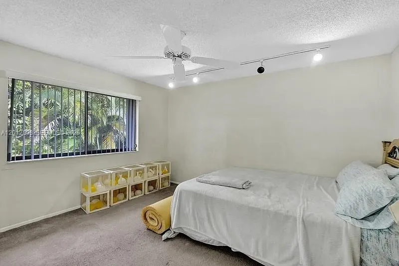 587 NW 38th Ave, Deerfield Beach FL 33442