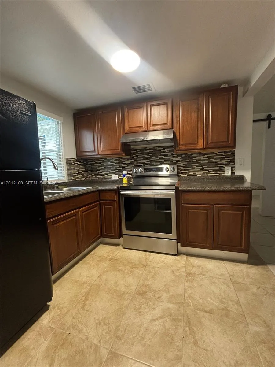 719 Glenn Pkwy, Hollywood FL 33021