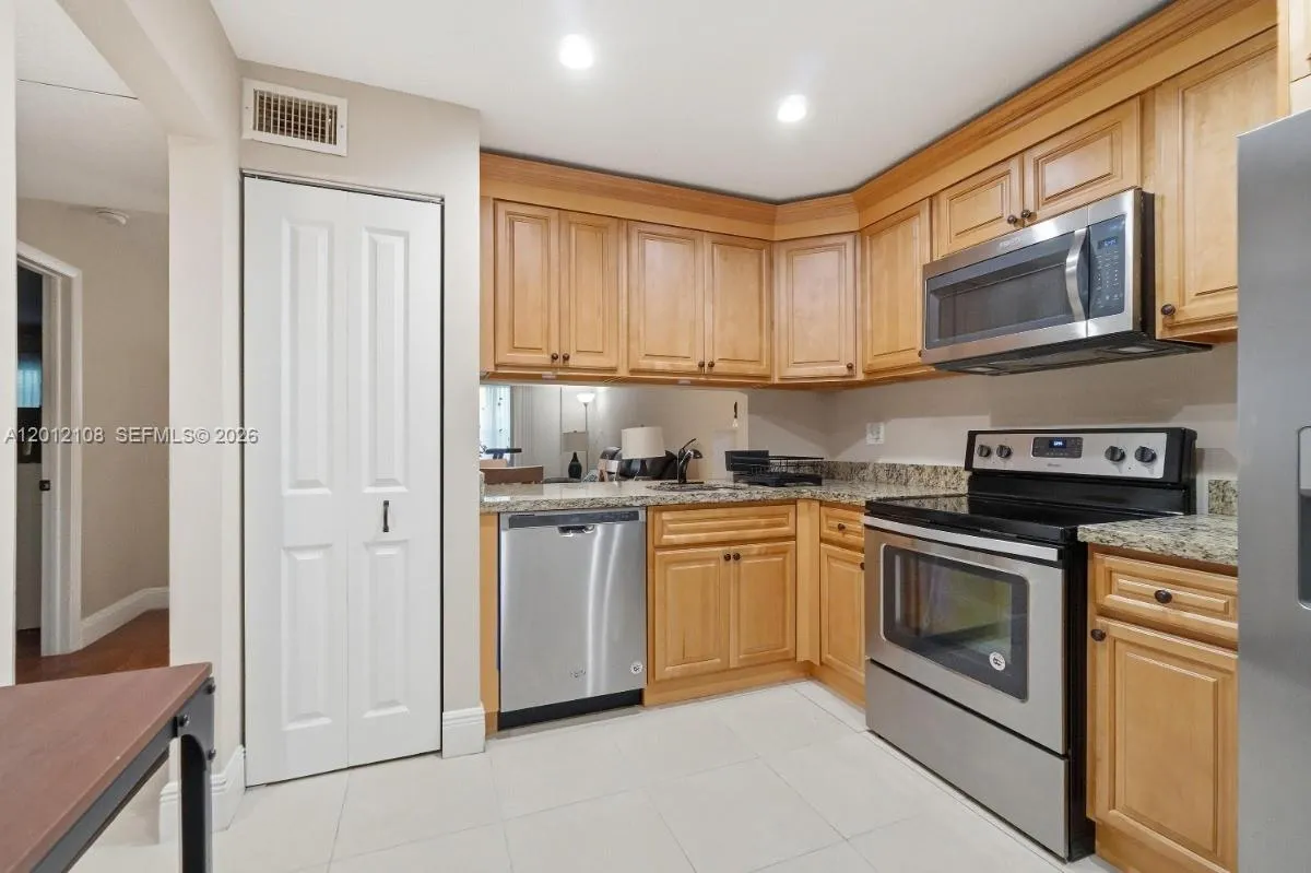8826 W Mcnab Rd # 304, Tamarac FL 33321