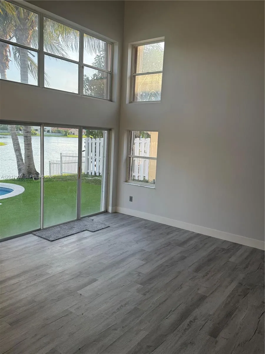 13950 Oak Ridge Dr, Davie FL 33325
