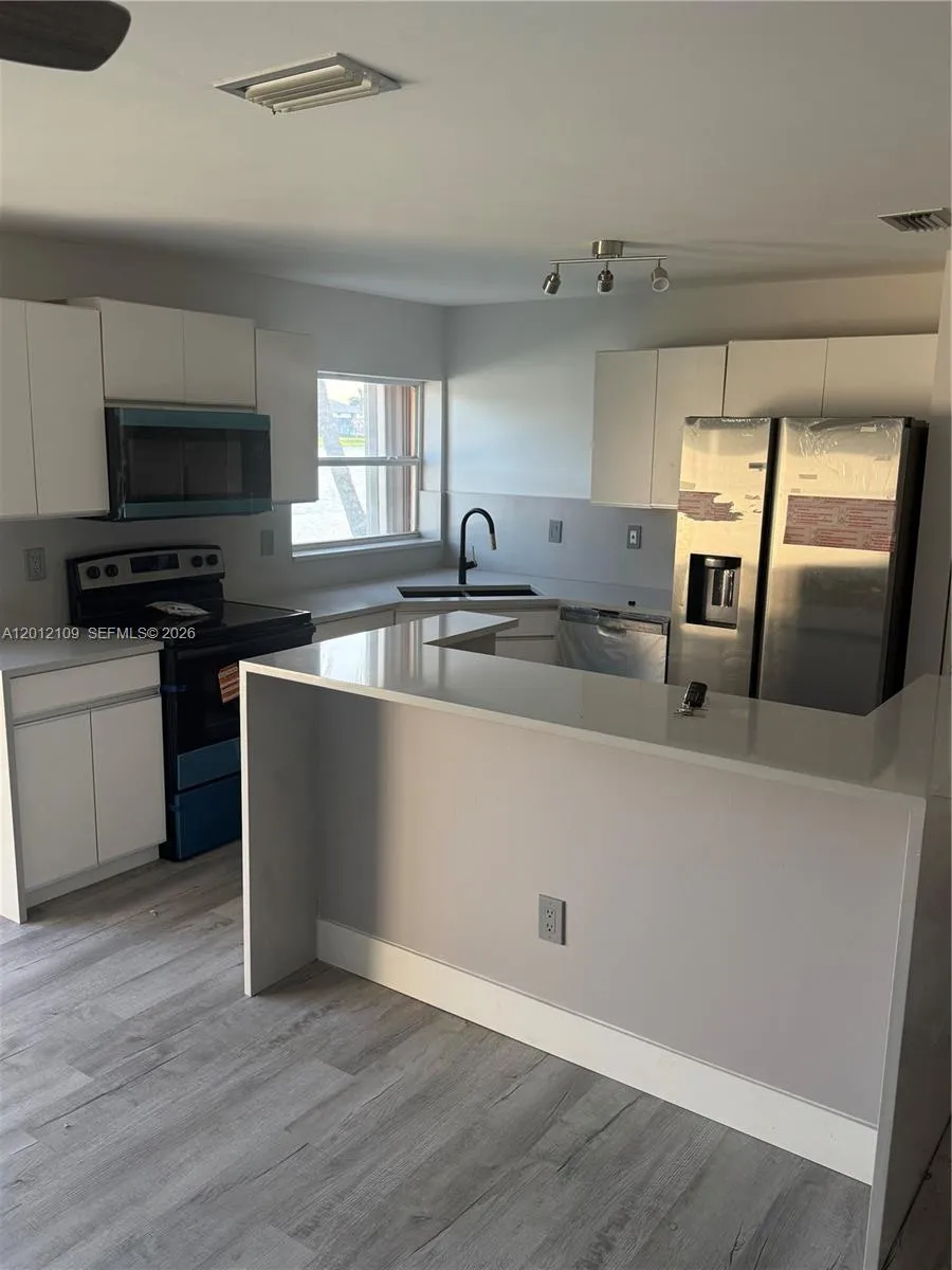 13950 Oak Ridge Dr, Davie FL 33325