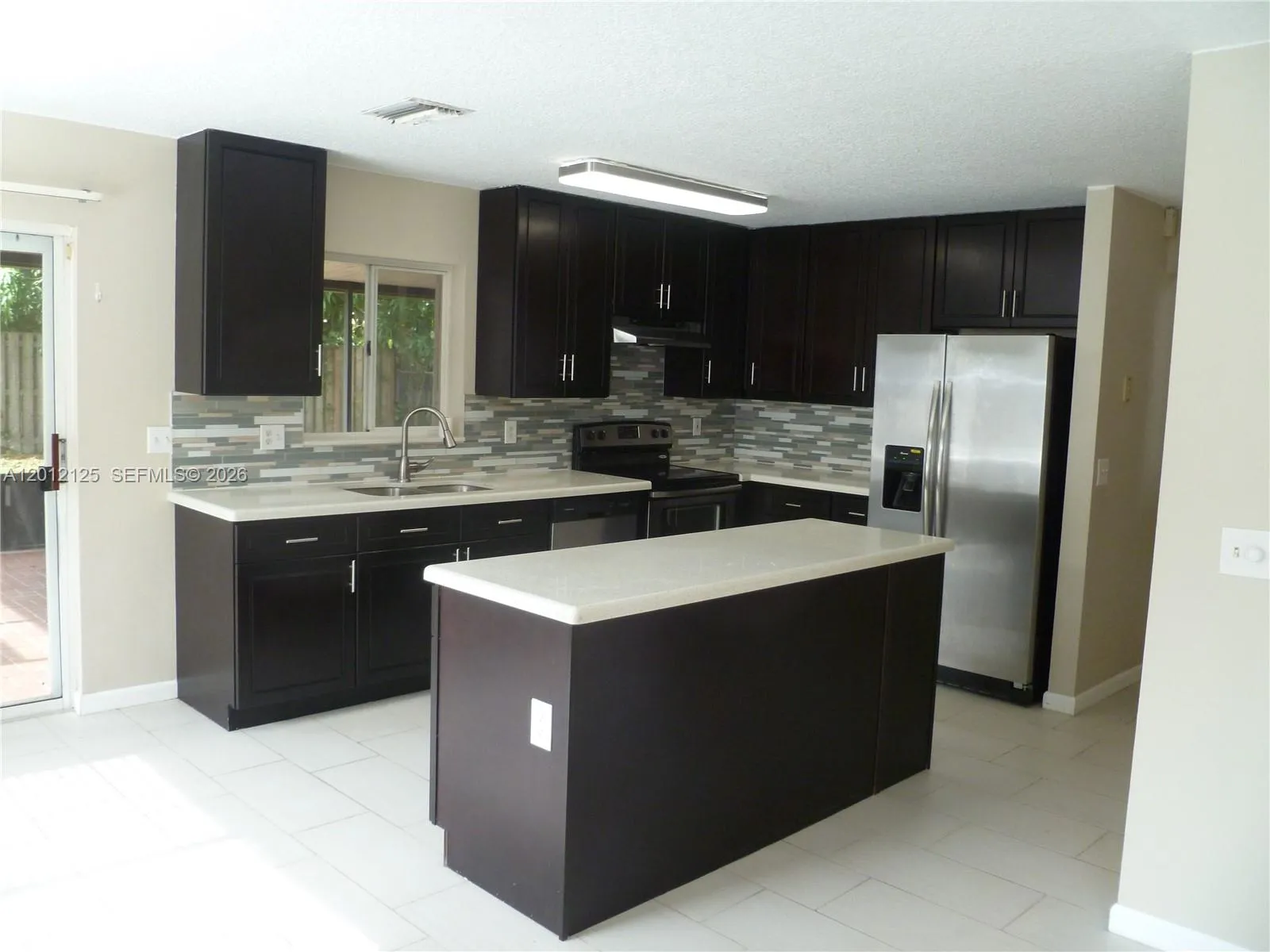 8820 SW 13th St, Pembroke Pines FL 33025