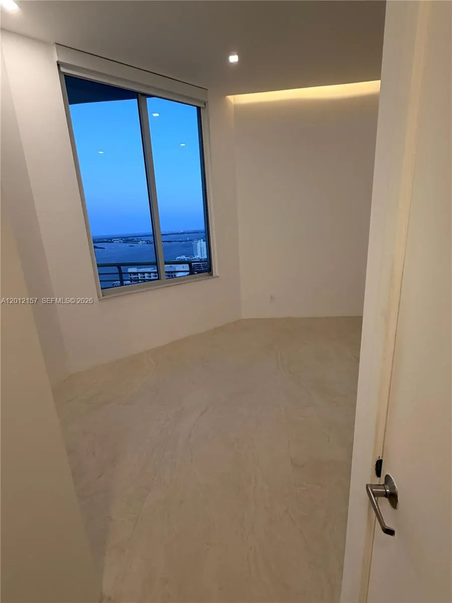 335 S Biscayne Blvd # 01, Miami FL 33131