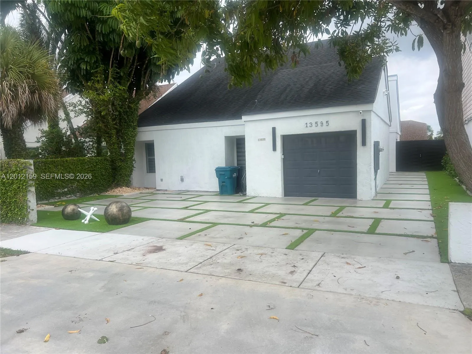 13595 SW 99th St, Miami FL 33186