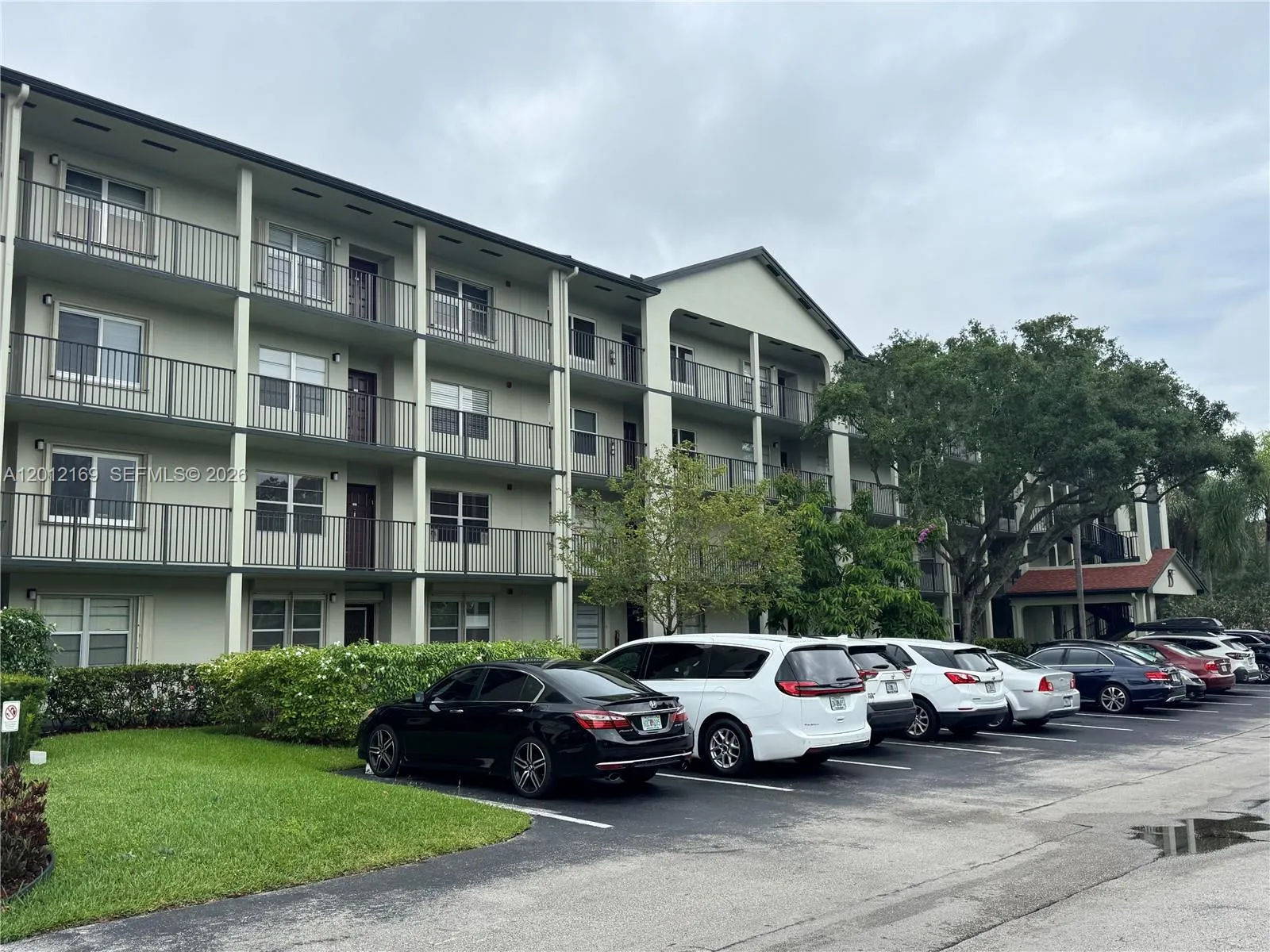 12950 SW 13th St # 412D, Pembroke Pines FL 33027