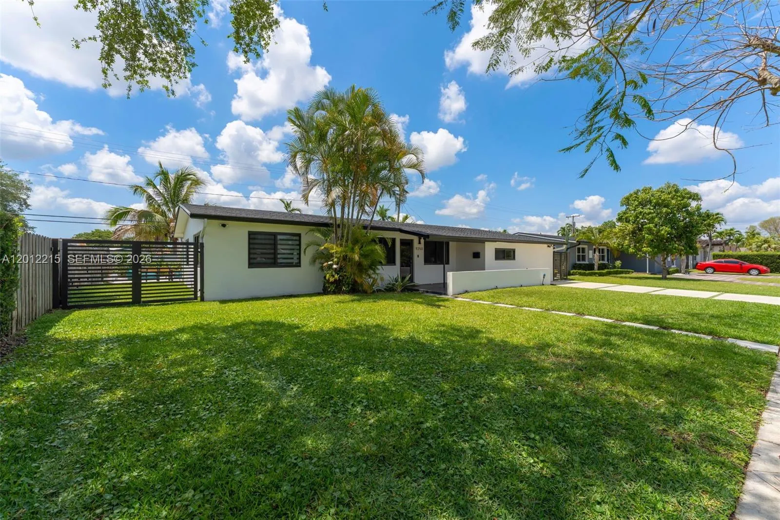 9250 SW 44th St, Miami FL 33165