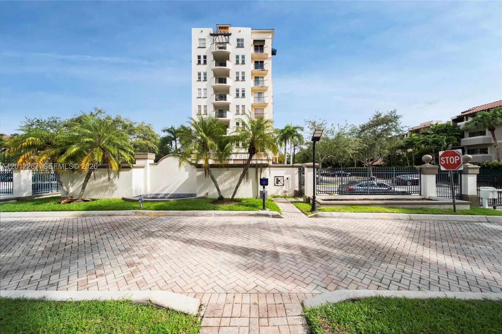 9021 SW 94th St # 310, Miami FL 33176