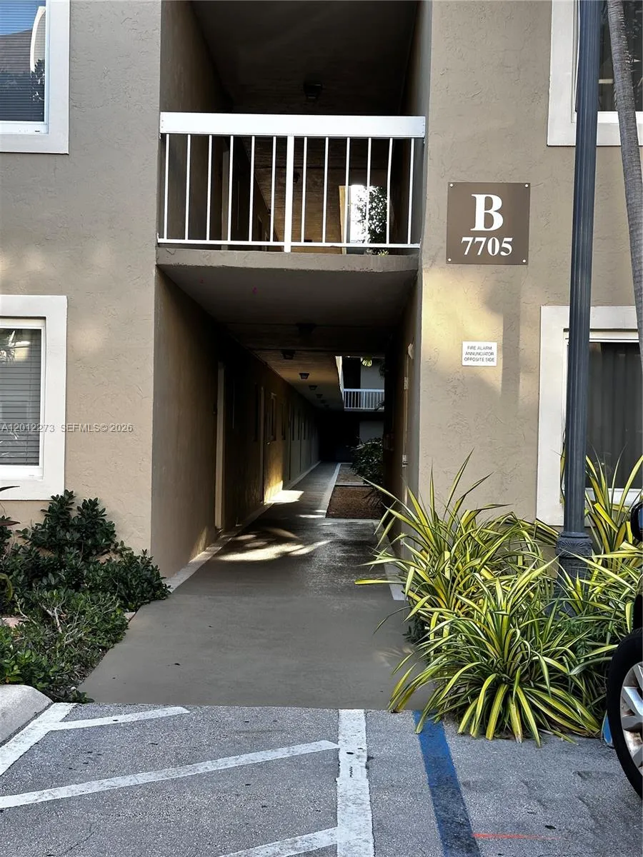 7705 Camino Real # 214, Miami FL 33143