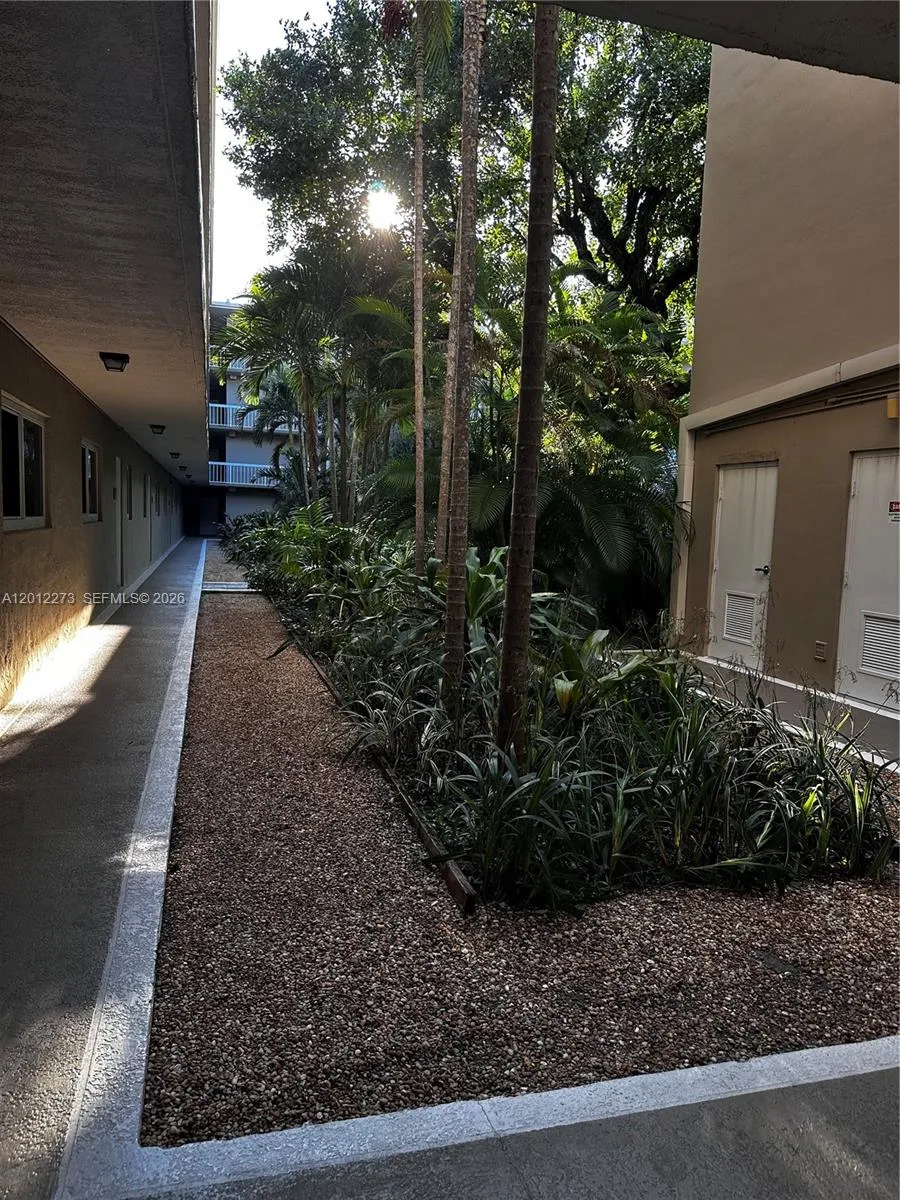 7705 Camino Real # 214, Miami FL 33143