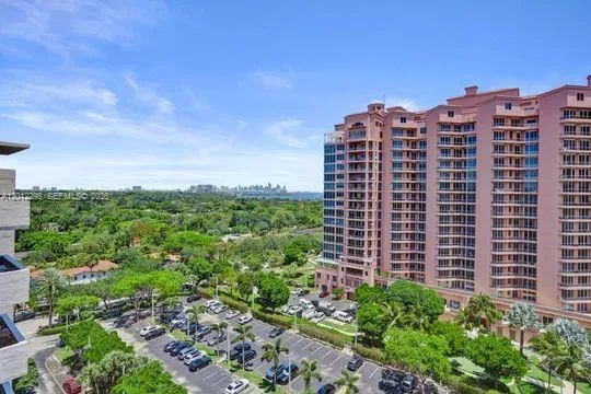 90 Edgewater # 18, Coral Gables FL 33133