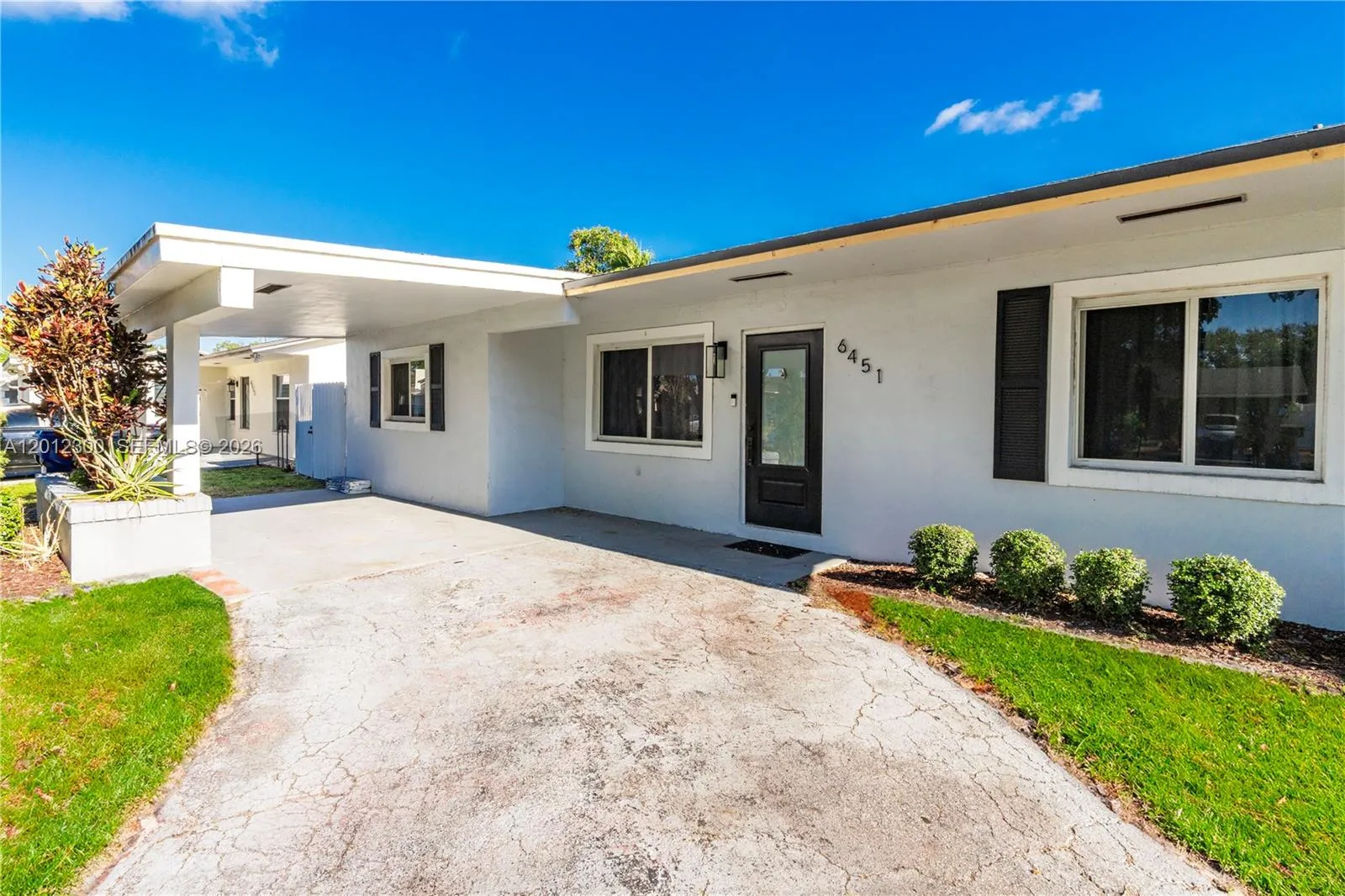 6451 Pershing St, Hollywood FL 33024