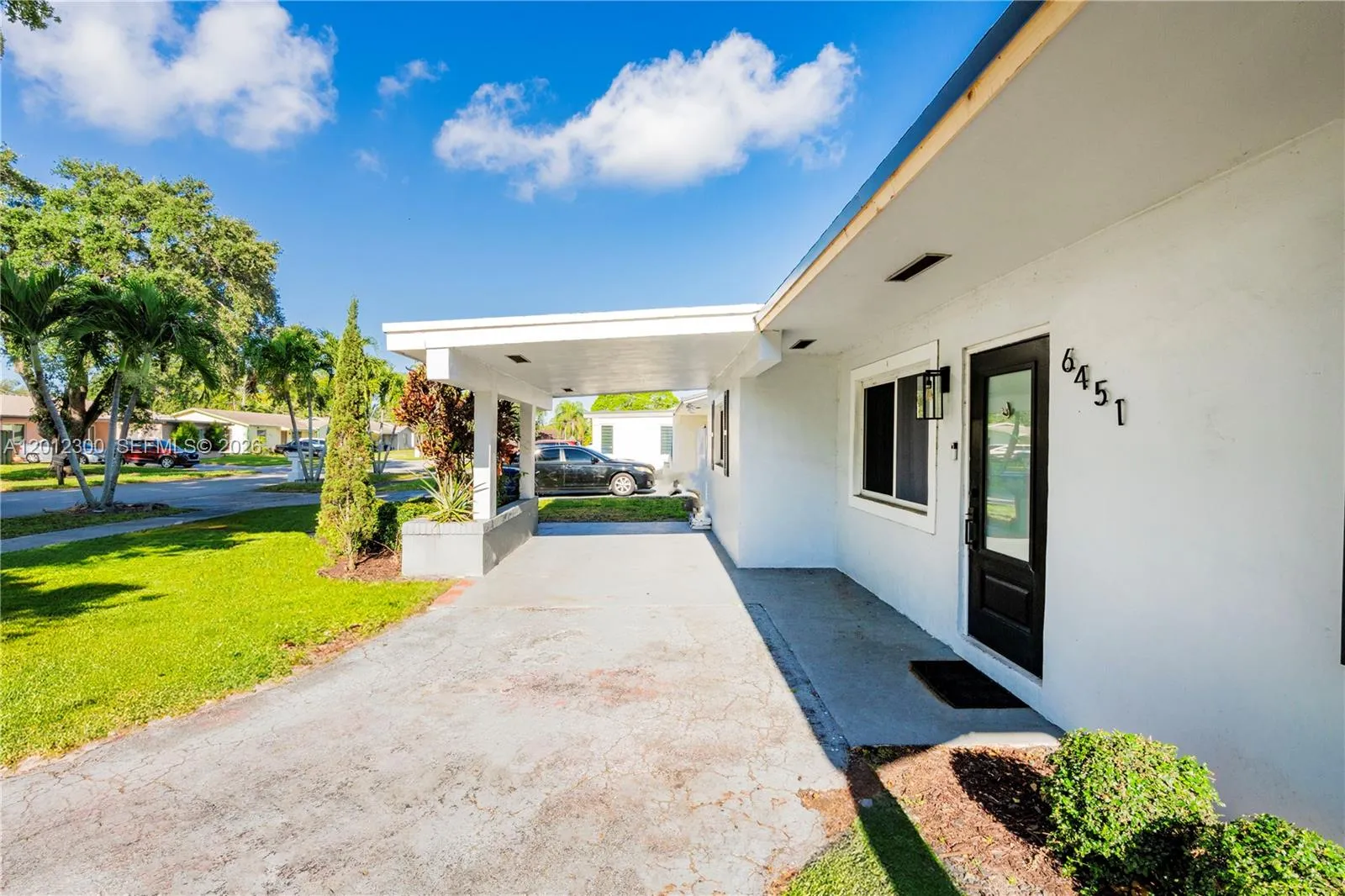 6451 Pershing St, Hollywood FL 33024