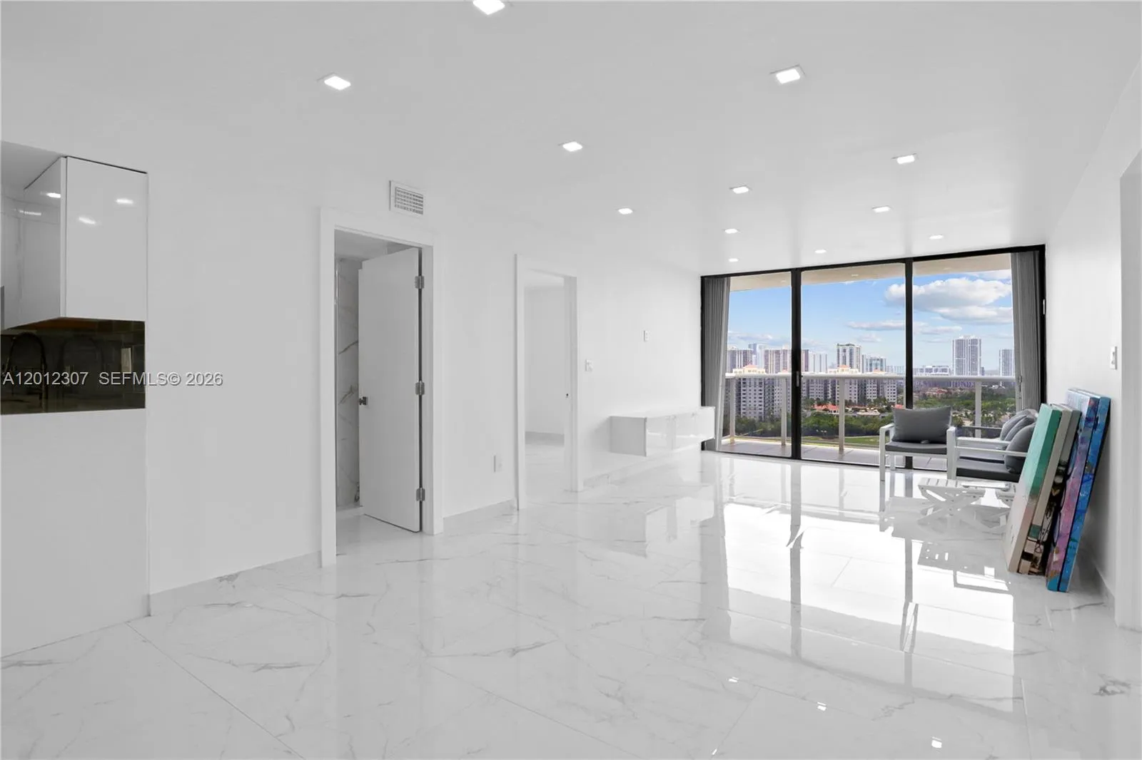 3675 N Country Club Dr # 2008, Aventura FL 33180