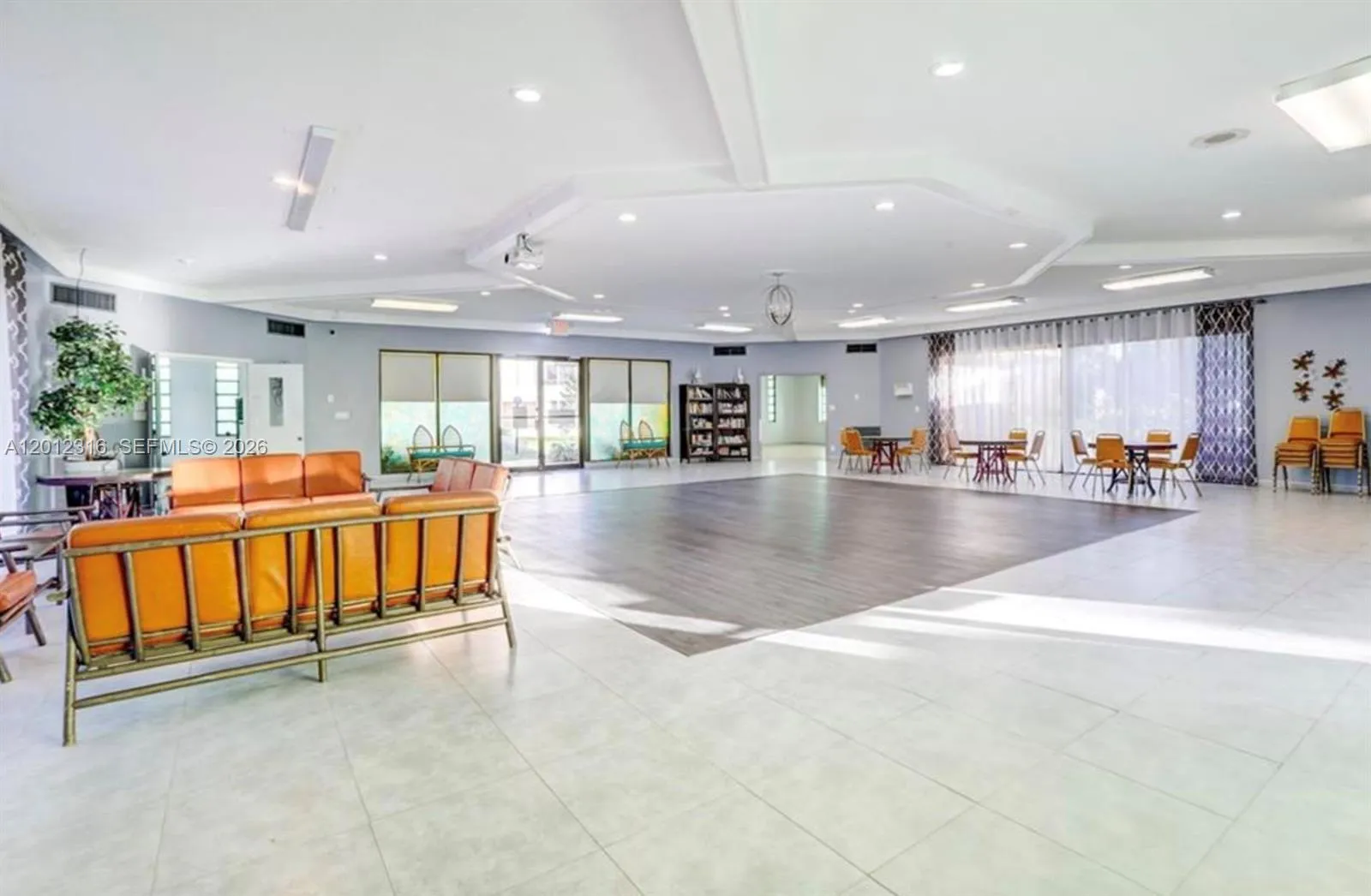 5031 W Oakland Park Blvd # 103, Lauderdale Lakes FL 33013