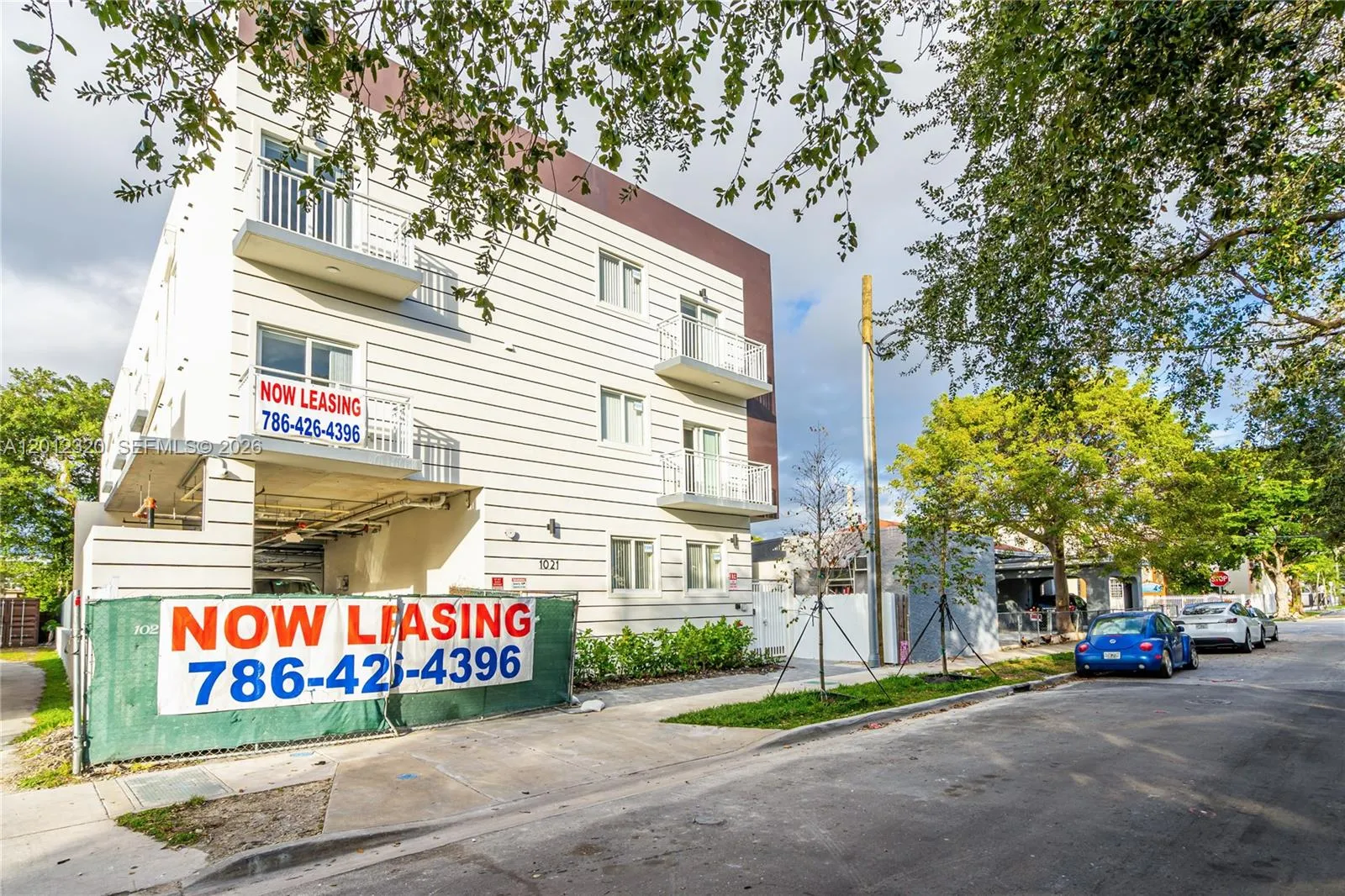 1021 NW 1st St # 206, Miami FL 33128