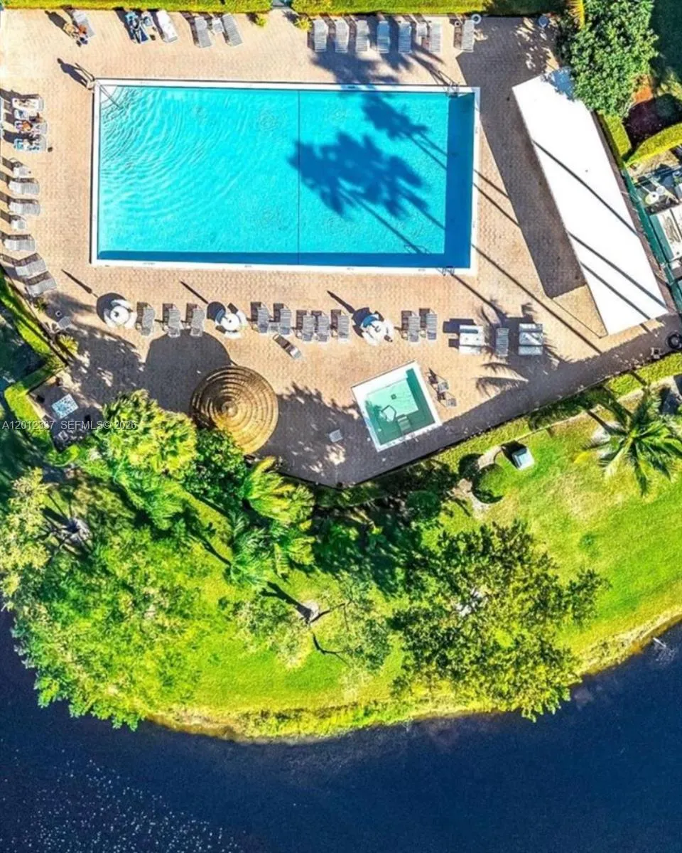 2312 S Cypress Bend Dr # 107, Pompano Beach FL 33069