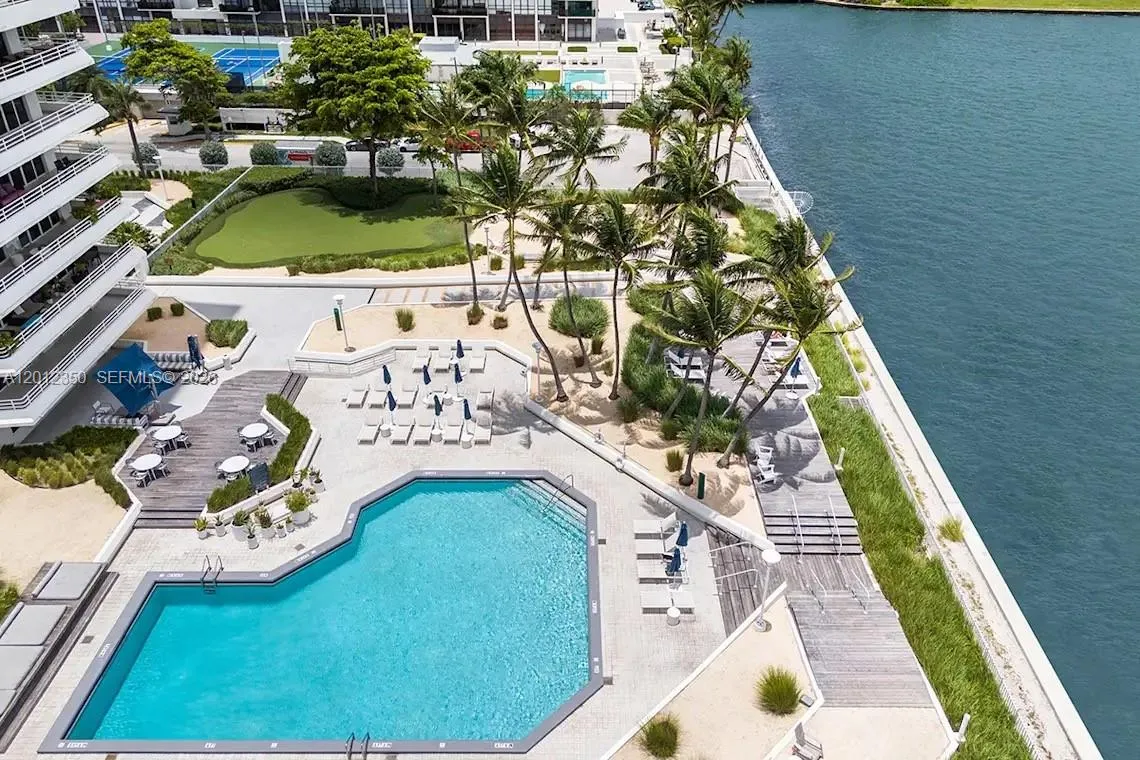 555 NE 34th St # 2609, Miami FL 33137