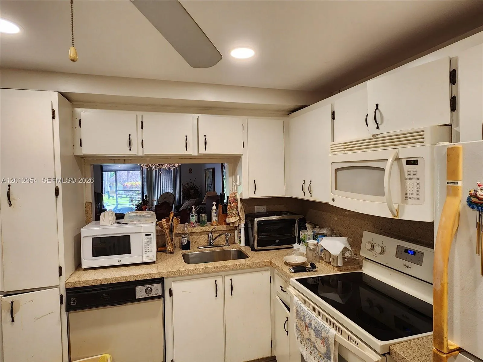 900 Colony Point Cir # 107, Pembroke Pines FL 33026