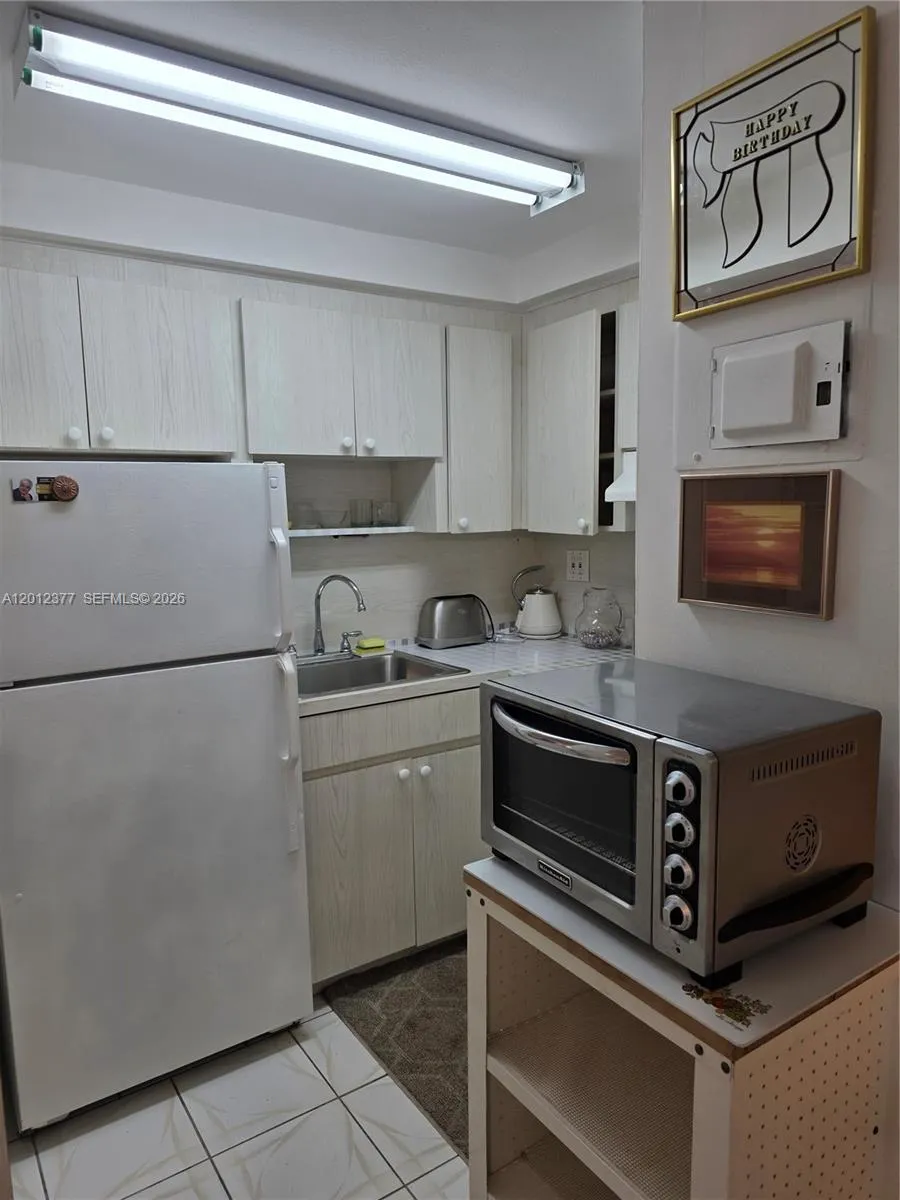 2001 S Ocean Dr # 15, Hallandale Beach FL 33009