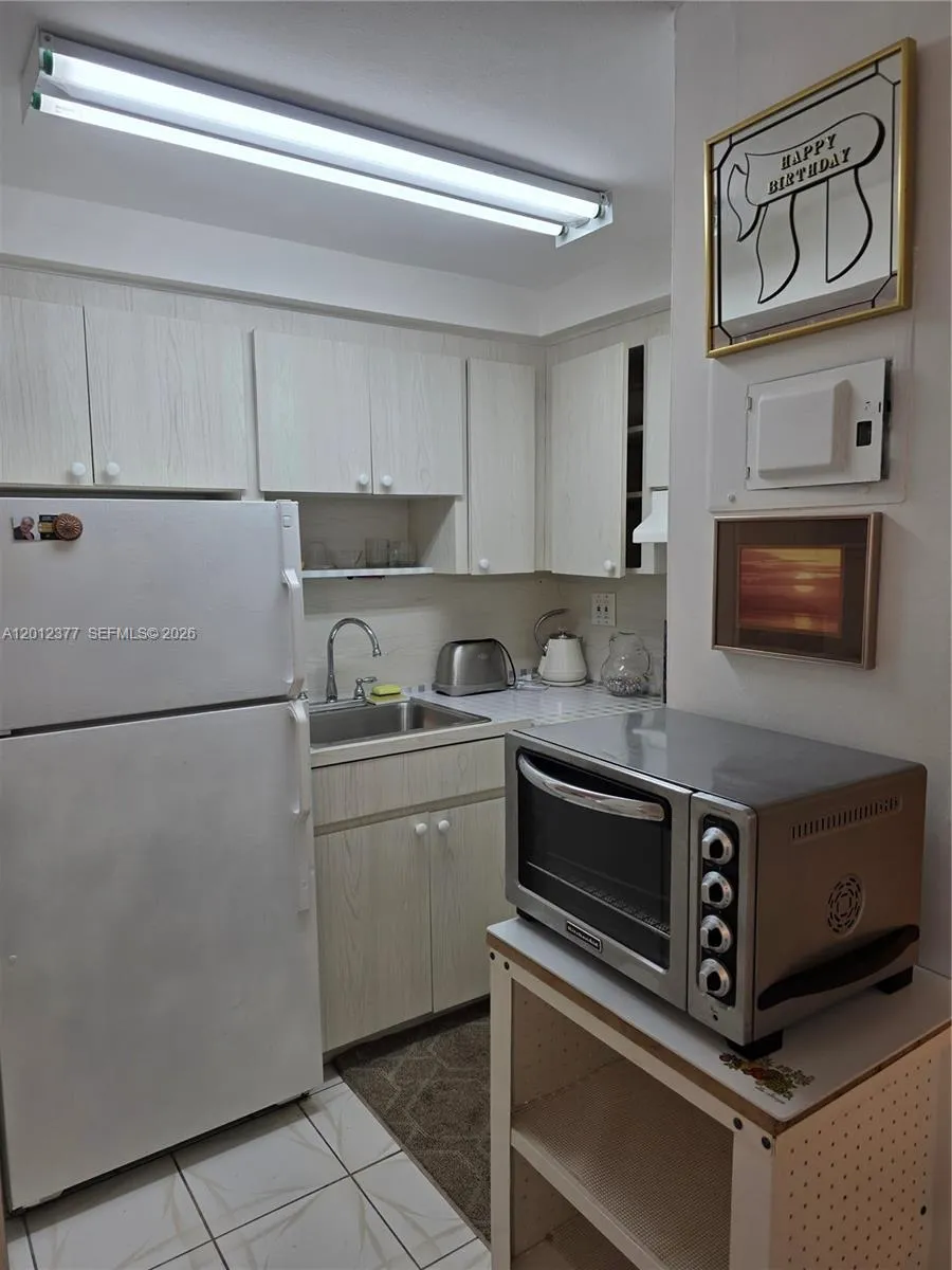 2001 S Ocean Dr # 15, Hallandale Beach FL 33009